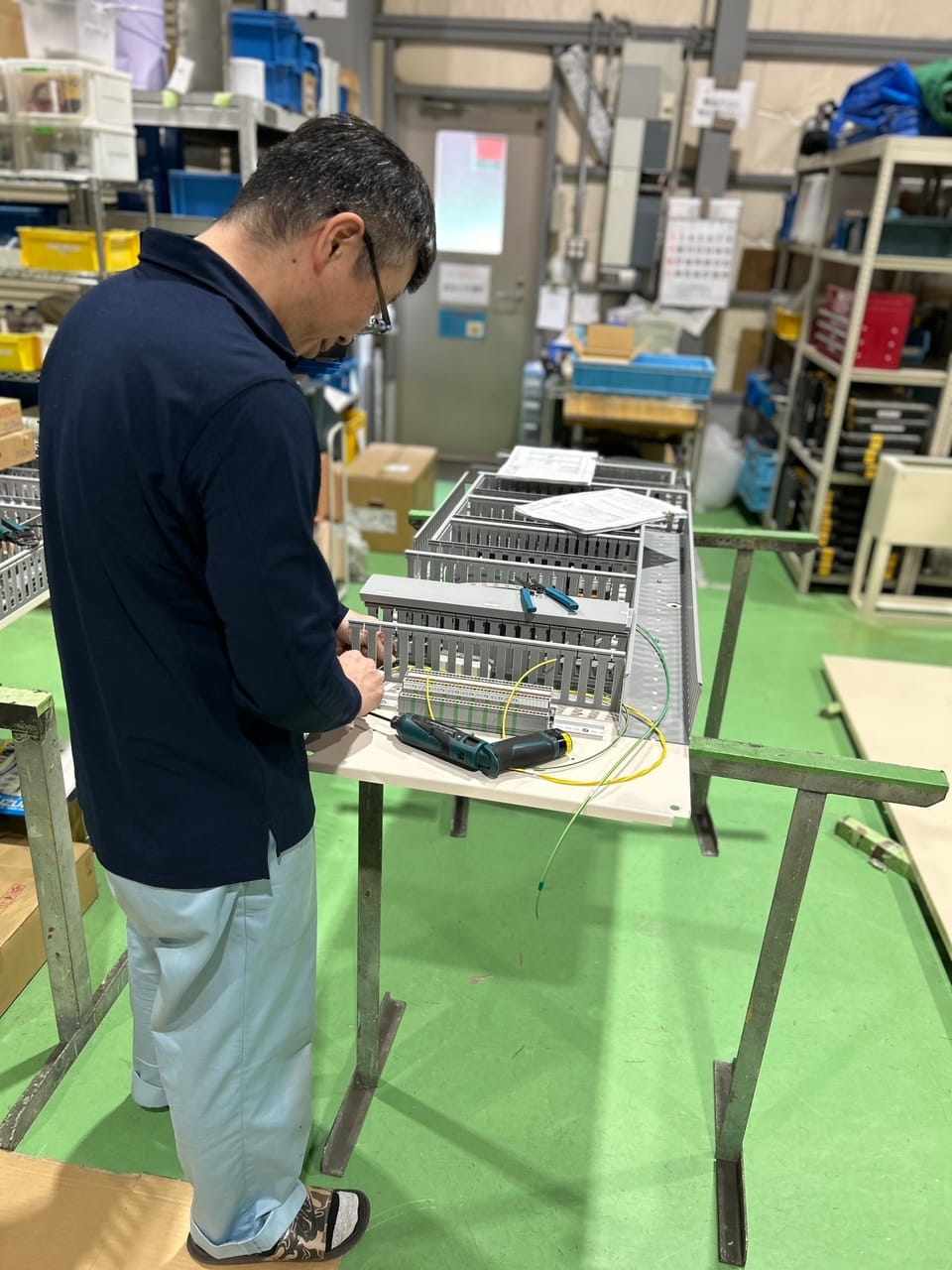 機械の心臓 制御盤組立中