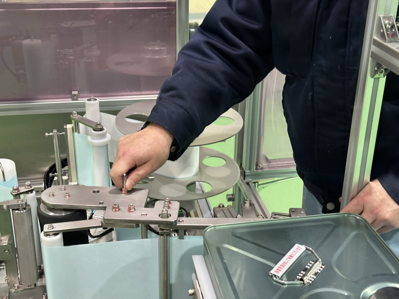 機械の調整中